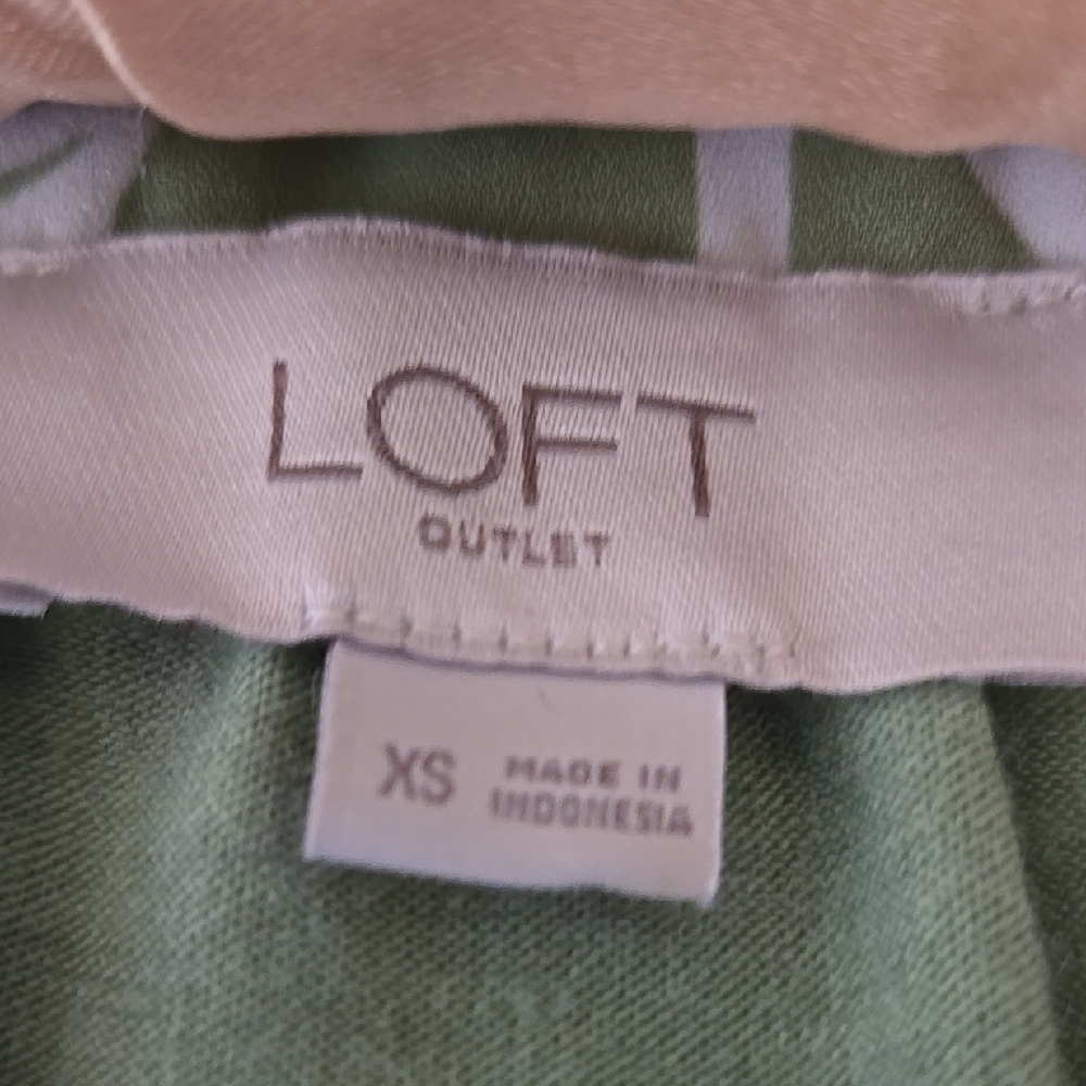 Floral Green and White Women's Top - Picture 5 of 5